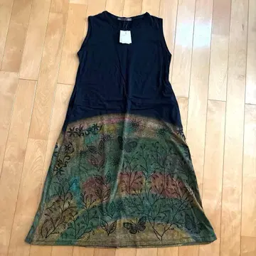 슬리브리스 롱 원피스 꽃무늬