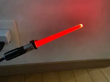 스타 워즈 프렉시라이트 빨간색 라이트세이버 USB 연결