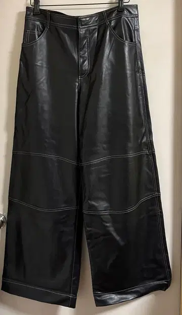 ZARA 스티치 인조 가죽 와이드 팬츠