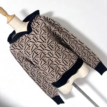 [택 포함 새상품] 에이미이스트와르 monogram 니트 후디