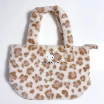 산리오 헬로키티 토트백 퍼 표범 무늬