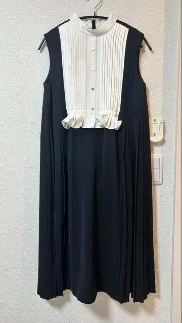 셀포드 A라인 플리츠 원피스