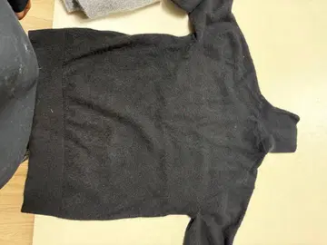 블랙 울 긴팔 스웨터