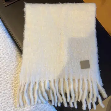 FURLA 화이트 머플러