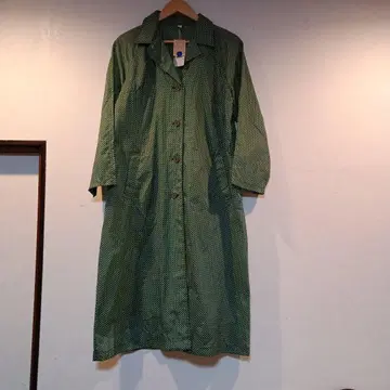 귀여운 그린 컬러 물방울 패턴 레인코트 M 사이즈 미사용