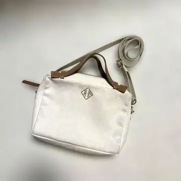 JNHearts 라이브러리 숄더백 캔버스 화이트