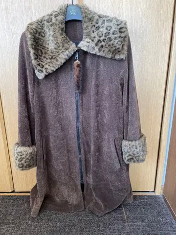 이타리야 GOJI LAMODA 브라운 롱 코트 레오파드 무늬 퍼 포함