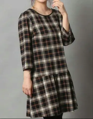 로즈 티아라 체크 무늬 7부 소매 원피스 42 사이즈