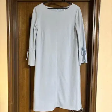 [ 착용 1회 ] UNTITLED 스카이블루 무릎 기장 원피스