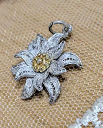앤티크 펜던트 에델바이스풍 은선 세공풍