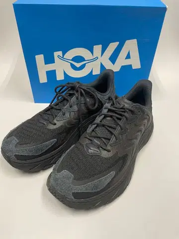HOKA 러닝화