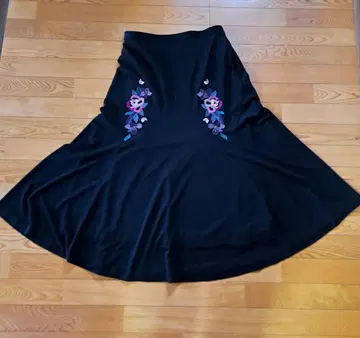 SEIJI KITANO 꽃무늬 자수 스커트 46