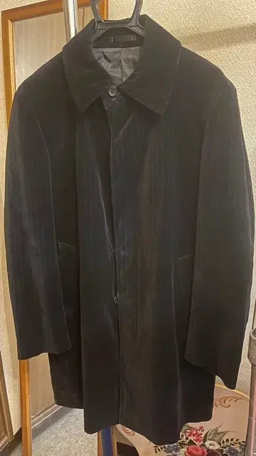 블랙 코듀로이 스트라이프 하프 코트