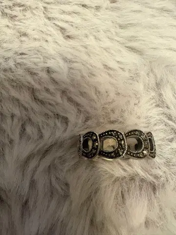 장식적인 실버 반지 마카사이트