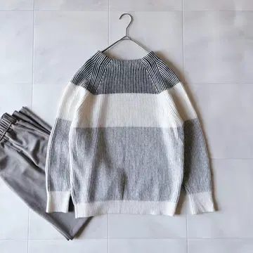 언타이틀 캐시미어 혼방 울 보더 니트 그레이