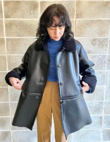 RAY BEAMS 페이크 무스탕 하프 코트