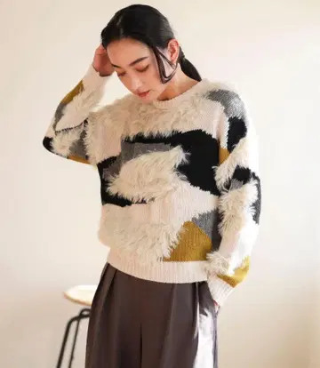 새상품급 BEAMS 카모플라쥬 패턴 니트