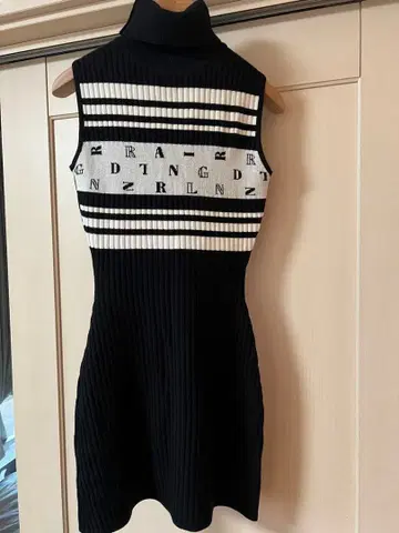 Darich 랜덤 로고 미니 원피스