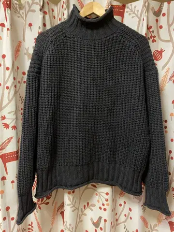 새상품 차콜 그레이 긴팔 니트   하이넥 LL