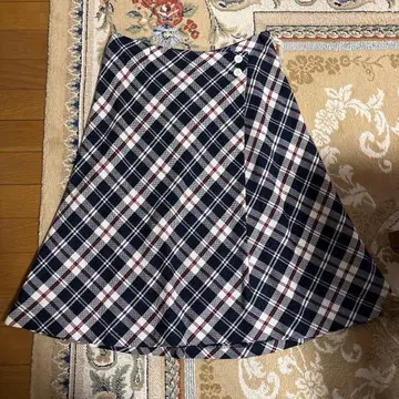 NEWYORKER 네이비 계열 체크 플레어 스커트