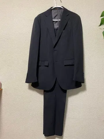 ORIHICA 다크 그레이 스트라이프 수트, 넥타이 2개 세트