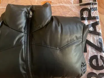 ReZARD 블랙 다운 자켓 S 2025년 신상