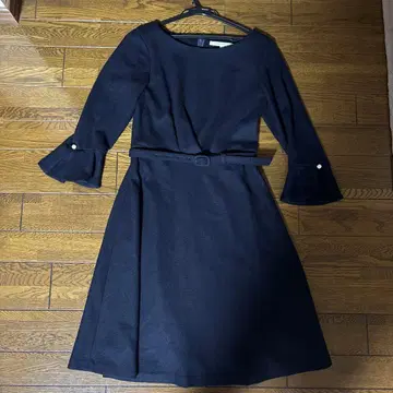 내추럴 뷰티 울 플레어 원피스