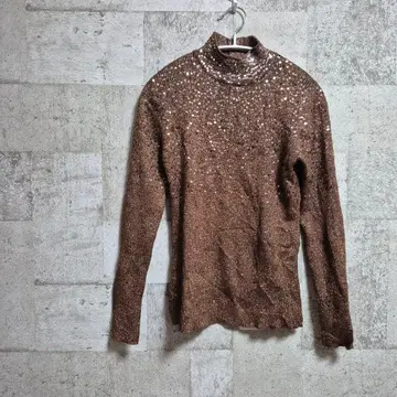 브라운 라메 믹스 터틀넥 니트