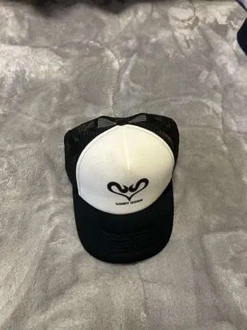 LUST DICE 블랙 메쉬 캡