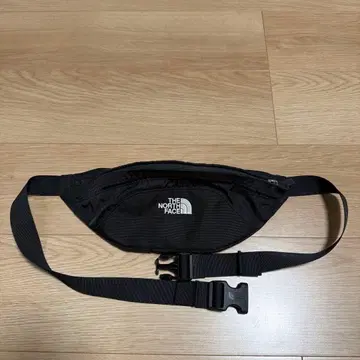 THE NORTH FACE 바디백 블랙