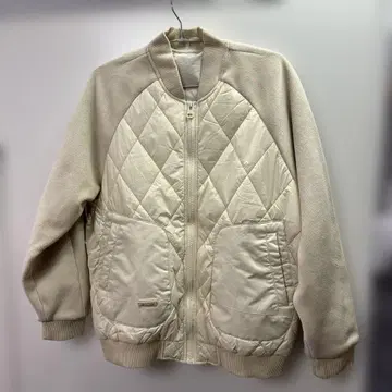 크림색 퀼팅 자켓 L 사이즈