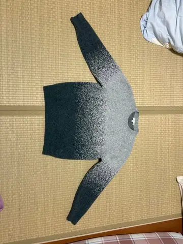 유니클로 JWANDERSON 그라데이션 스웨터