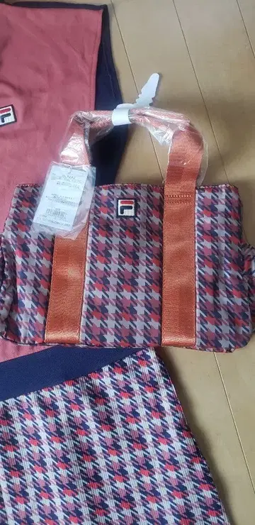 FILA 체크 무늬 토트백 중형