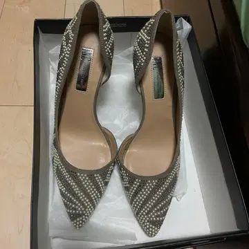 INC 펄 장식 펌프스