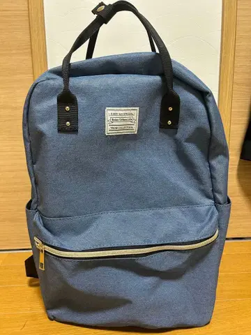 파랑색 심플 백팩