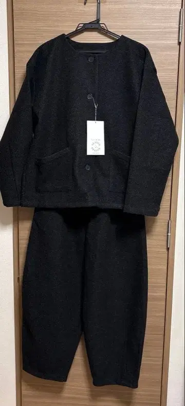 새상품 시즌리즈 자켓, 코쿤 팬츠 세트 M 사이즈