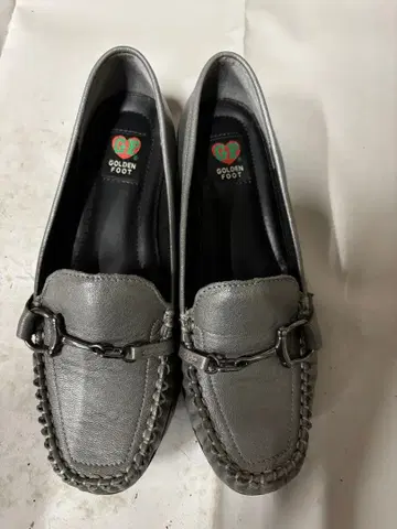 여성용 GOLDEN FOOT 실버 로퍼