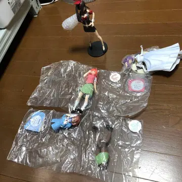 여성 캐릭터 피규어 블랙 레드 의상 세트