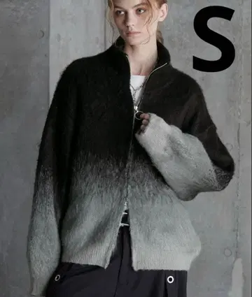 [SERACE] 루즈 샤기 그라데이션 드라이버 니트