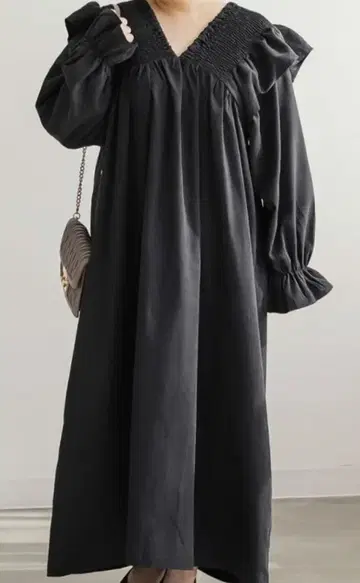 clett 2way V넥 프릴 셔링 원피스