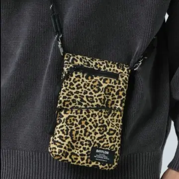 [택 포함 새상품] BAYFLOW 레오파드 무늬 폰 숄더 미니 숄더백