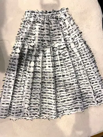 베벳 리본 디자인 플레어 스커트