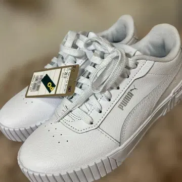 [ 미사용 새상품 ] PUMA 화이트 스니커즈
