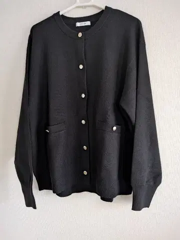 글로벌 워크 멜티 크루 골드 버튼 가디건 레귤러 기장 새상품급