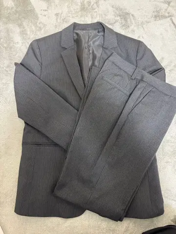 그레이 스트라이프 비즈니스 정장 세트