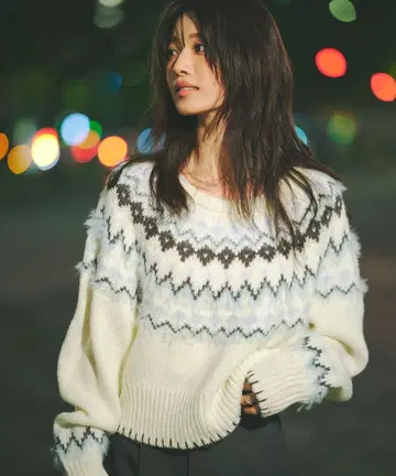 완판 색상 코코딜 택 포함 새상품 노르딕 무늬 니트 아이보리 계열