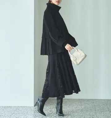 루일 에 부티크 울 혼방 스탠드 카라 숏코트 블랙