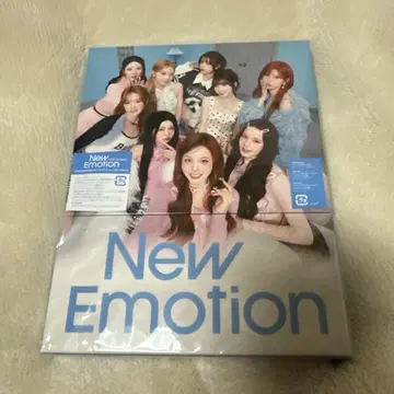 NiziU New Emotion 초회 생산 한정판 B ( CD+소책자 )