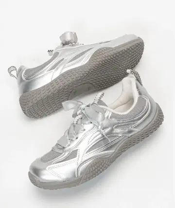 리본 슈레이스 로우컷 스니커즈