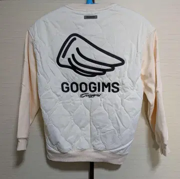 GOOGIMS 깃털 프린트 맨투맨